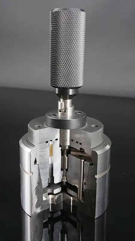 Schnittmodell einer feinmechanischen Baugruppe von FEMOtech